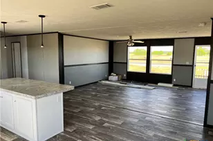 124 Galle Ests Cir, Kingsbury, TX 78638 - Photo 8