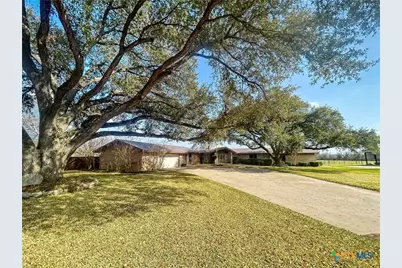903 Hoover, Cameron, TX 76520 - Photo 2