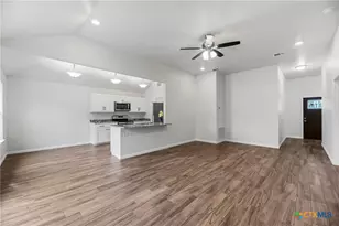 230 Plum St, Luling, TX 78648 - Photo 16