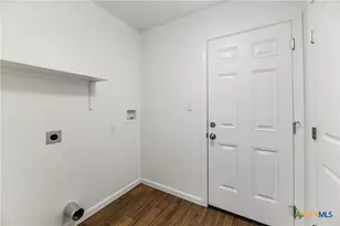 230 Plum St, Luling, TX 78648 - Photo 30