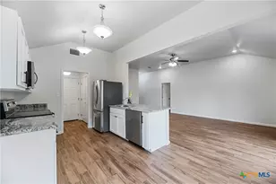 230 Plum St, Luling, TX 78648 - Photo 20