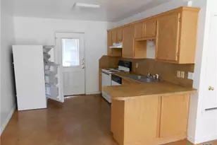 809 E Ave I, Lampasas, TX 76550 - Photo 2