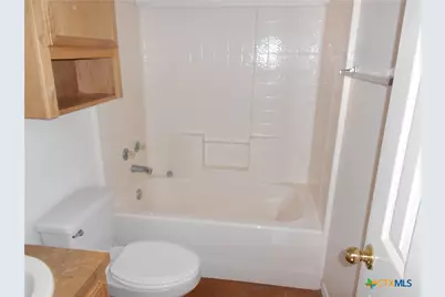 809 E Avenue I, Lampasas, TX 76550 - Photo 4