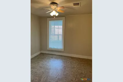 225 Lamar Street, Luling, TX 78648 - Photo 8