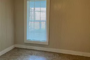 225 Lamar St, Luling, TX 78648 - Photo 8