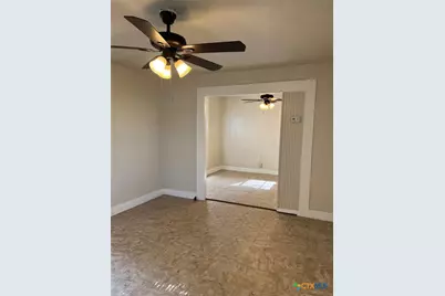 225 Lamar Street, Luling, TX 78648 - Photo 6