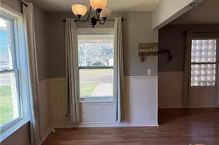 3001 E Mistletoe Ave, Victoria, TX 77901 - Photo 2