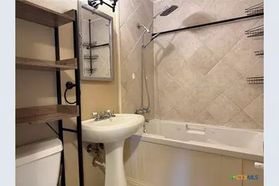 3001 E Mistletoe Avenue, Victoria, TX 77901 - Photo 18