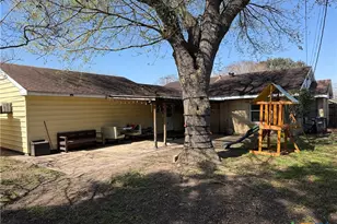 3001 E Mistletoe Ave, Victoria, TX 77901 - Photo 26