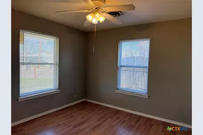 3001 E Mistletoe Avenue, Victoria, TX 77901 - Photo 14