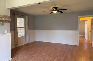 3001 E Mistletoe Ave, Victoria, TX 77901 - Photo 6