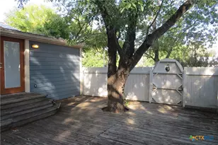 202 S Mesquite St, Luling, TX 78648 - Photo 26