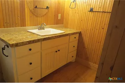 202 S Mesquite Street, Luling, TX 78648 - Photo 14