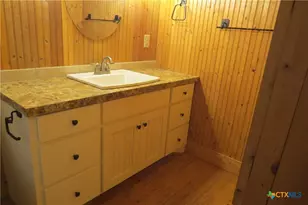 202 S Mesquite St, Luling, TX 78648 - Photo 14