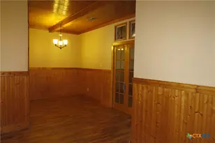 202 S Mesquite St, Luling, TX 78648 - Photo 8