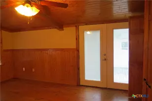 202 S Mesquite St, Luling, TX 78648 - Photo 20