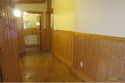 202 S Mesquite Street, Luling, TX 78648 - Photo 22