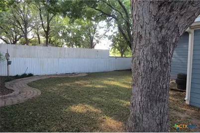 202 S Mesquite Street, Luling, TX 78648 - Photo 24