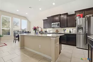 718 Hard Tack Trl, San Antonio, TX 78245 - Photo 2