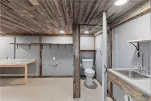 2948 Goodwin Ln, New Braunfels, TX 78130 - Photo 40