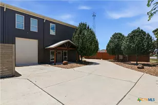2948 Goodwin Ln, New Braunfels, TX 78130 - Photo 4