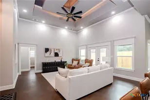 109 Luke Ct, Victoria, TX 77904 - Photo 6