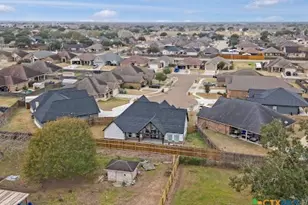 109 Luke Ct, Victoria, TX 77904 - Photo 22