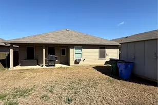 208 Yucca Dr, Seguin, TX 78155 - Photo 12