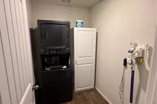 208 Yucca Dr, Seguin, TX 78155 - Photo 10