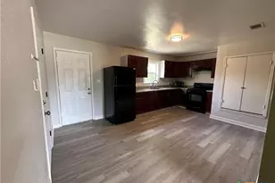 602 W Avenue B, Copperas Cove, TX 76522 - Photo 10