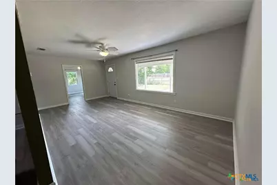 602 W Avenue B, Copperas Cove, TX 76522 - Photo 4