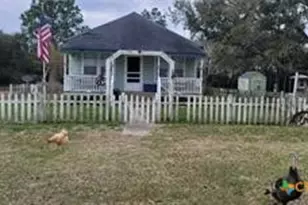 496 Ramona Rd, Seadrift, TX 77983 - Photo 1