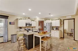 1298 County Rd 425, Stockdale, TX 78160 - Photo 20