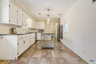 214 Mesa Dr, Gatesville, TX 76528 - Photo 8