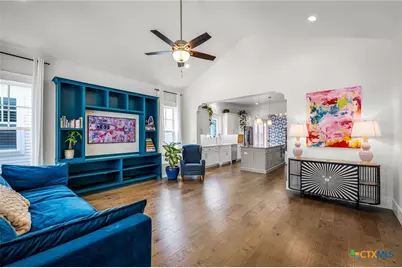 649 Center Green, New Braunfels, TX 78130 - Photo 4