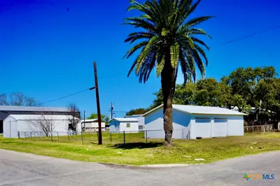 1410 W Jefferson Street, Port O'Connor, TX 77982 - Photo 4