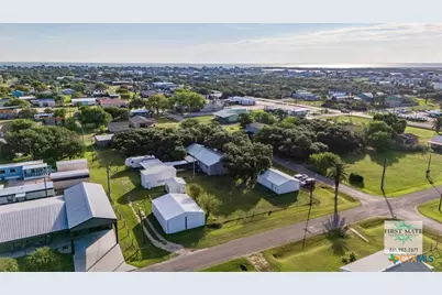 1410 W Jefferson Street, Port O'Connor, TX 77982 - Photo 2