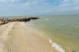 28 N Blackburn Ave, Port Lavaca, TX 77979 - Photo 28