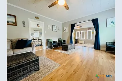 28 N Blackburn Avenue, Port Lavaca, TX 77979 - Photo 12