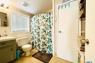 28 N Blackburn Ave, Port Lavaca, TX 77979 - Photo 14