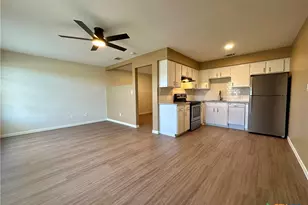 1409 N Bishop St, San Marcos, TX 78666 - Photo 2