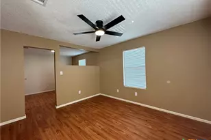 1409 N Bishop St, San Marcos, TX 78666 - Photo 6