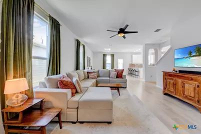 523 Deer Crest Drive, New Braunfels, TX 78130 - Photo 6
