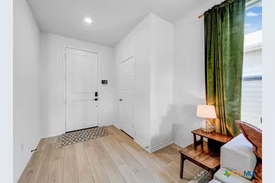 523 Deer Crest Drive, New Braunfels, TX 78130 - Photo 4