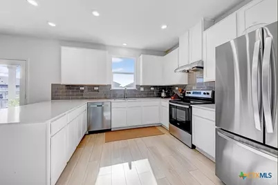 523 Deer Crest Drive, New Braunfels, TX 78130 - Photo 10