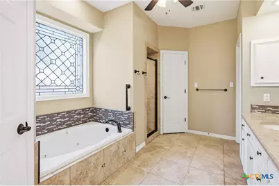 101 Creekridge Drive, Victoria, TX 77904 - Photo 30