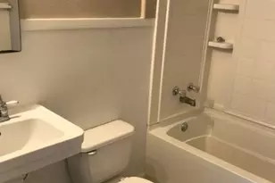 305 E Sabine St, Victoria, TX 77901 - Photo 6