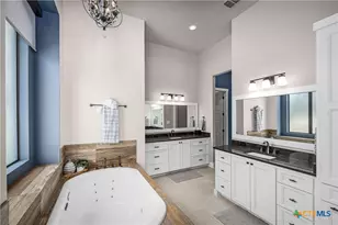 526 Cantera Ridge, New Braunfels, TX 78132 - Photo 16