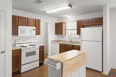 1225 Hilltop Drive, San Marcos, TX 78666 - Photo 6