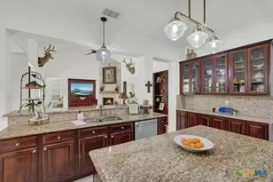 337 Lone Creek Cir, New Braunfels, TX 78132 - Photo 12